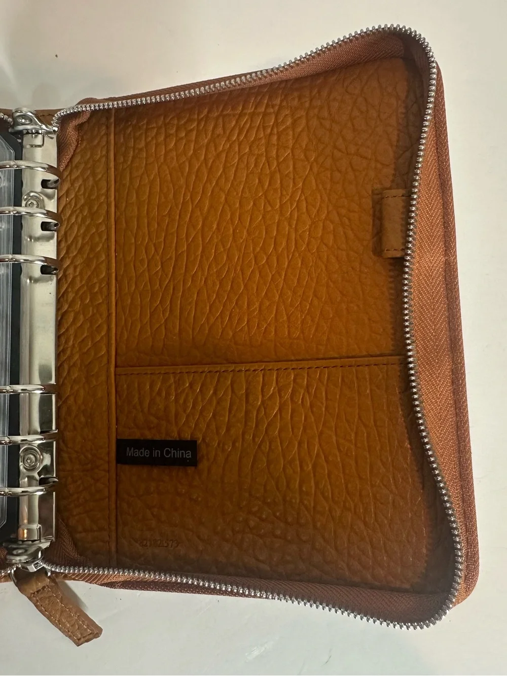 FRANKLIN COVEY Alex Saddle Pebbled Leather Zip Around 8 Ring Binder